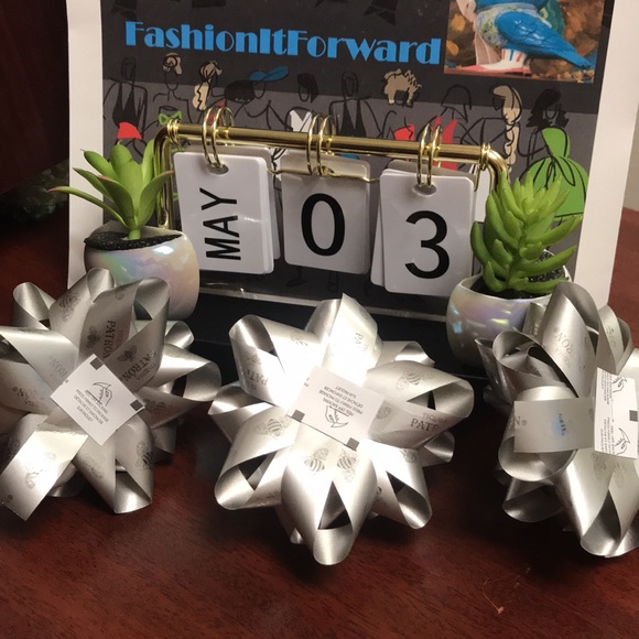 Set of 3 Patron Tequila Silver Gift Bows 4 1/2" - Picture 6 of 8
